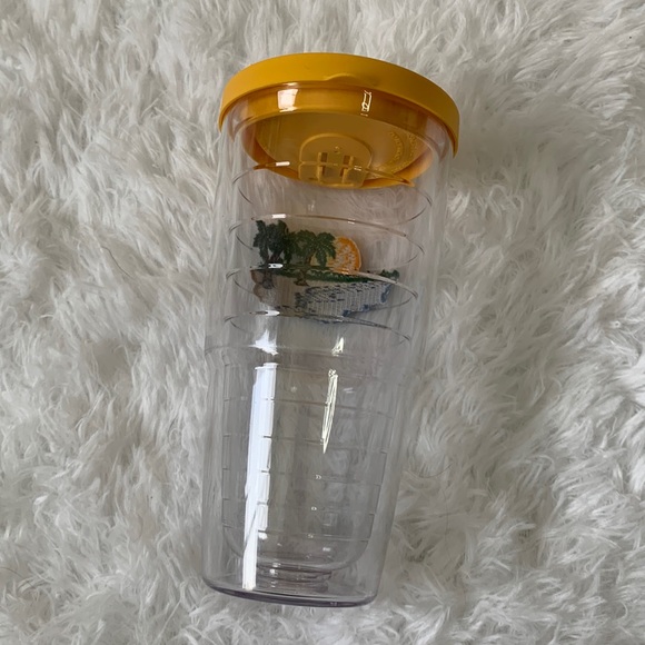 ❌SOLD❌Tervis Cup Beach Scene - Picture 5 of 5